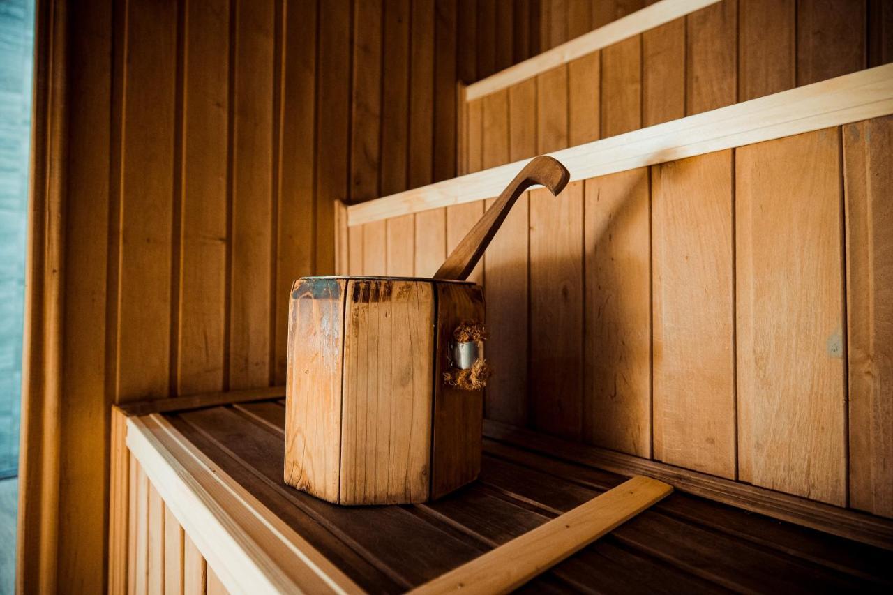 ホテル Гуцульська Світлиця バコヴェル エクステリア 写真